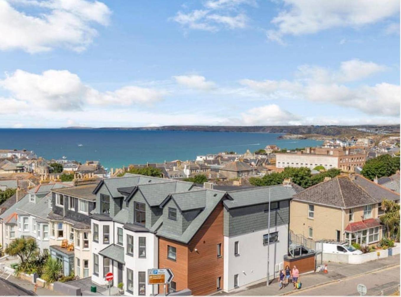 Holiday home The Surfer's Townhouse With Sea Views