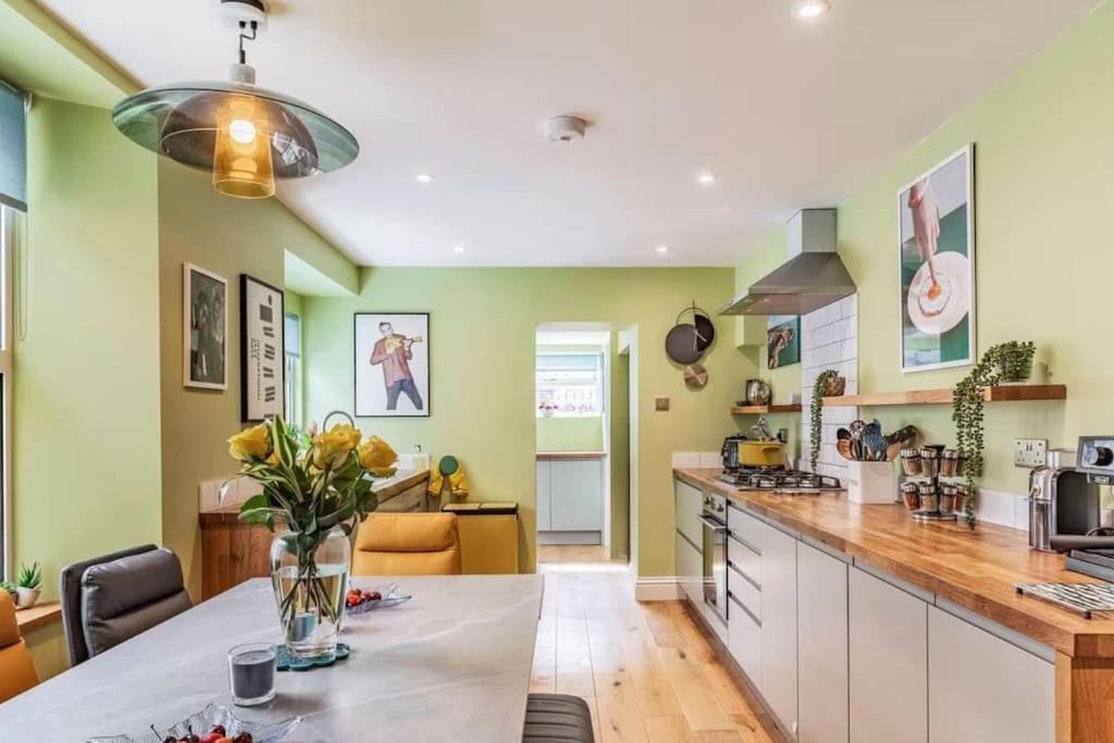 Holiday home The Surfer's Townhouse With Sea Views *